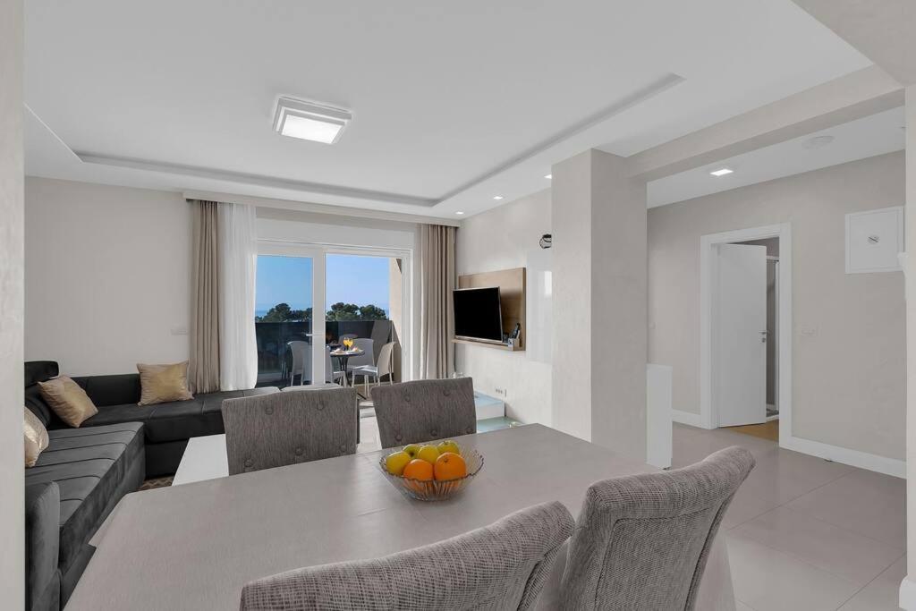 Apartment Hrvoje -Nur 50M Bis Zum Meer - Makarska Exklusiv Промайна Екстер'єр фото