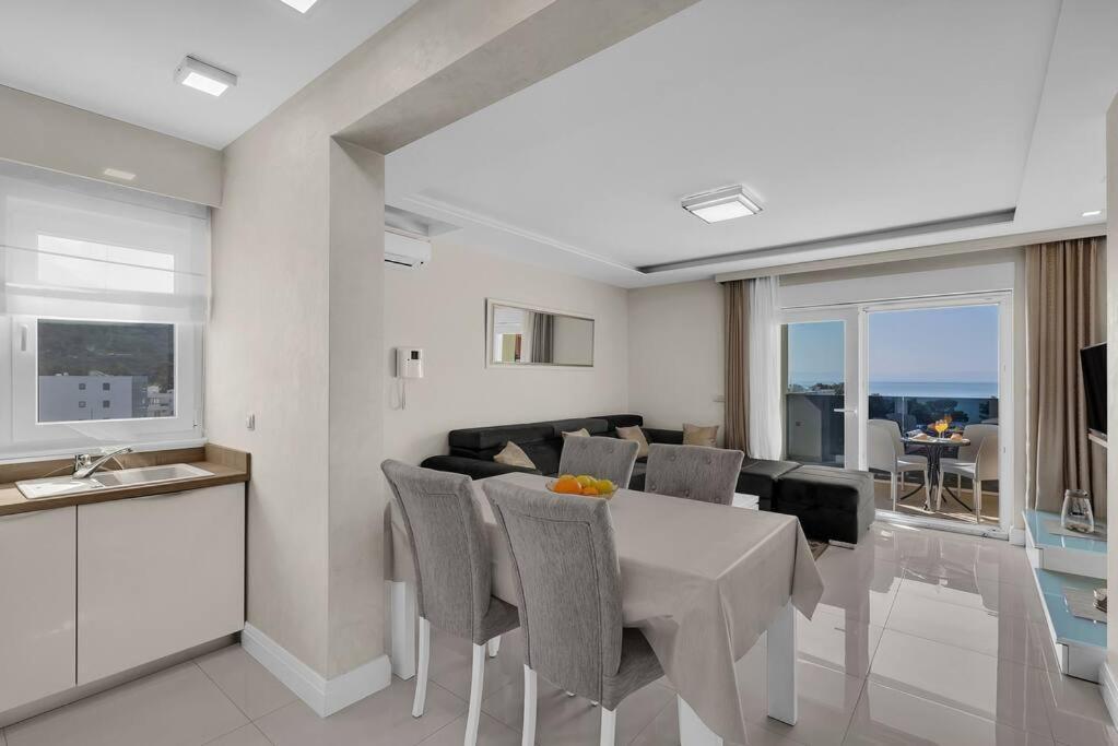Apartment Hrvoje -Nur 50M Bis Zum Meer - Makarska Exklusiv Промайна Екстер'єр фото