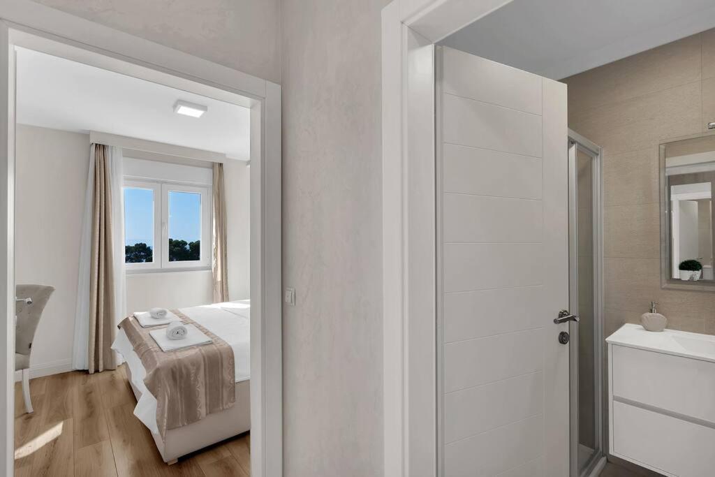 Apartment Hrvoje -Nur 50M Bis Zum Meer - Makarska Exklusiv Промайна Екстер'єр фото