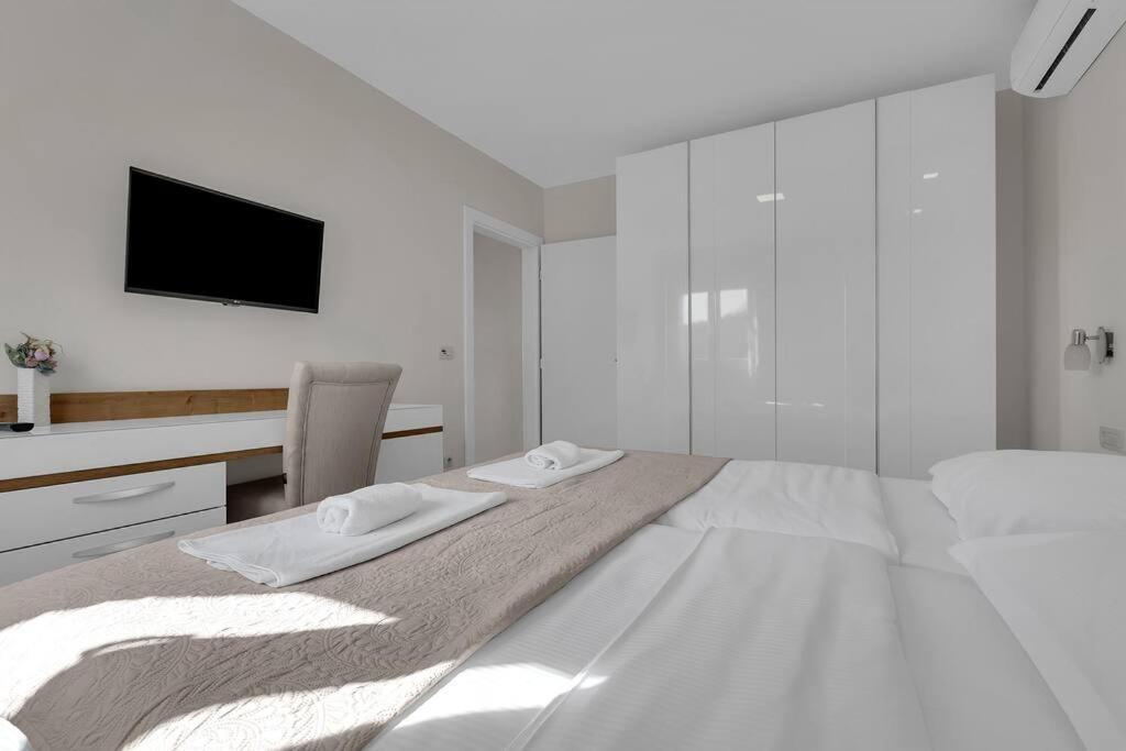 Apartment Hrvoje -Nur 50M Bis Zum Meer - Makarska Exklusiv Промайна Екстер'єр фото
