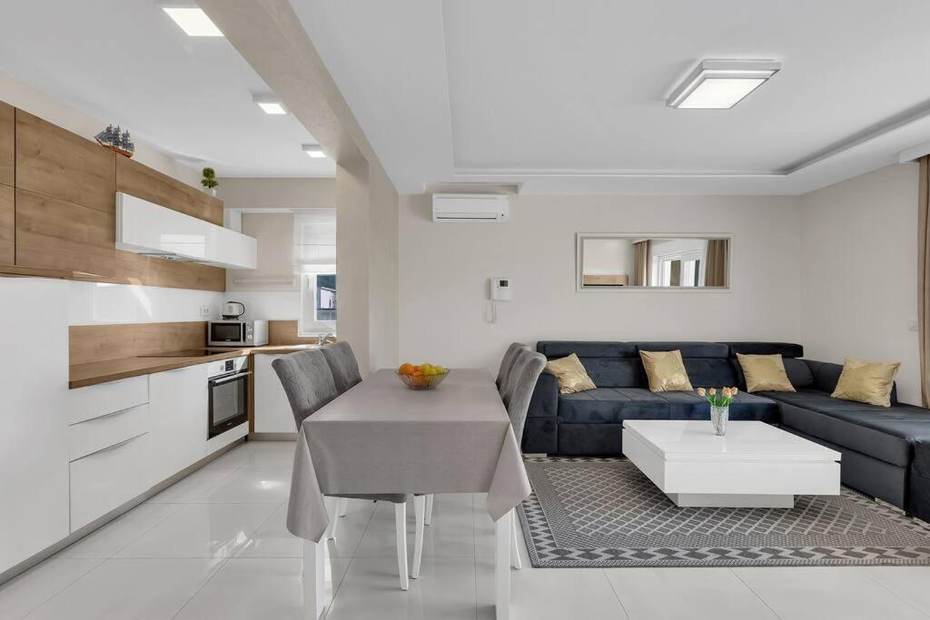 Apartment Hrvoje -Nur 50M Bis Zum Meer - Makarska Exklusiv Промайна Екстер'єр фото